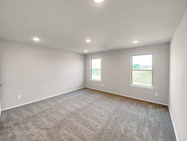 Building Photo - 13071 Clearview Dr
