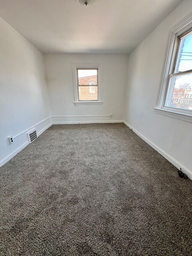 Building Photo - Gorgeous 3-Bedroom Townhome in Chester! Available NOW!