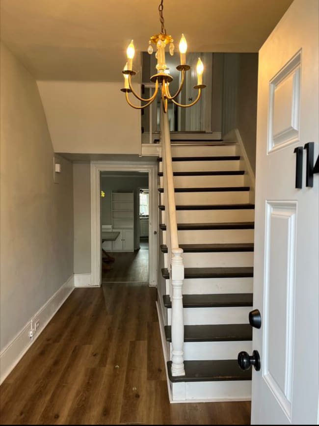 Building Photo - 114 N Brown St