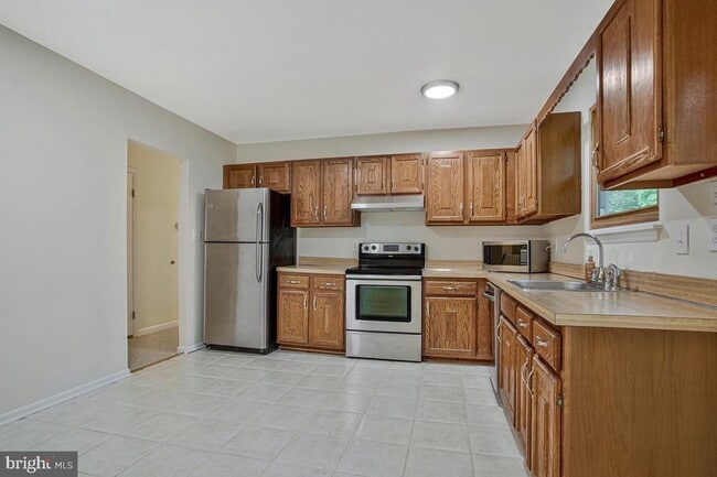 Building Photo - 607 Ridge Dr