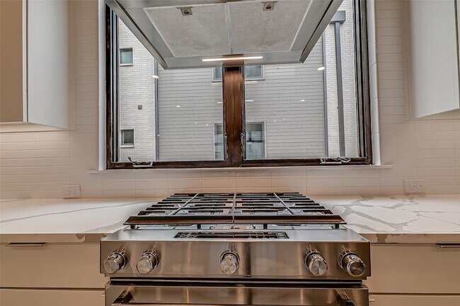 Building Photo - 2707 Kimsey Dr