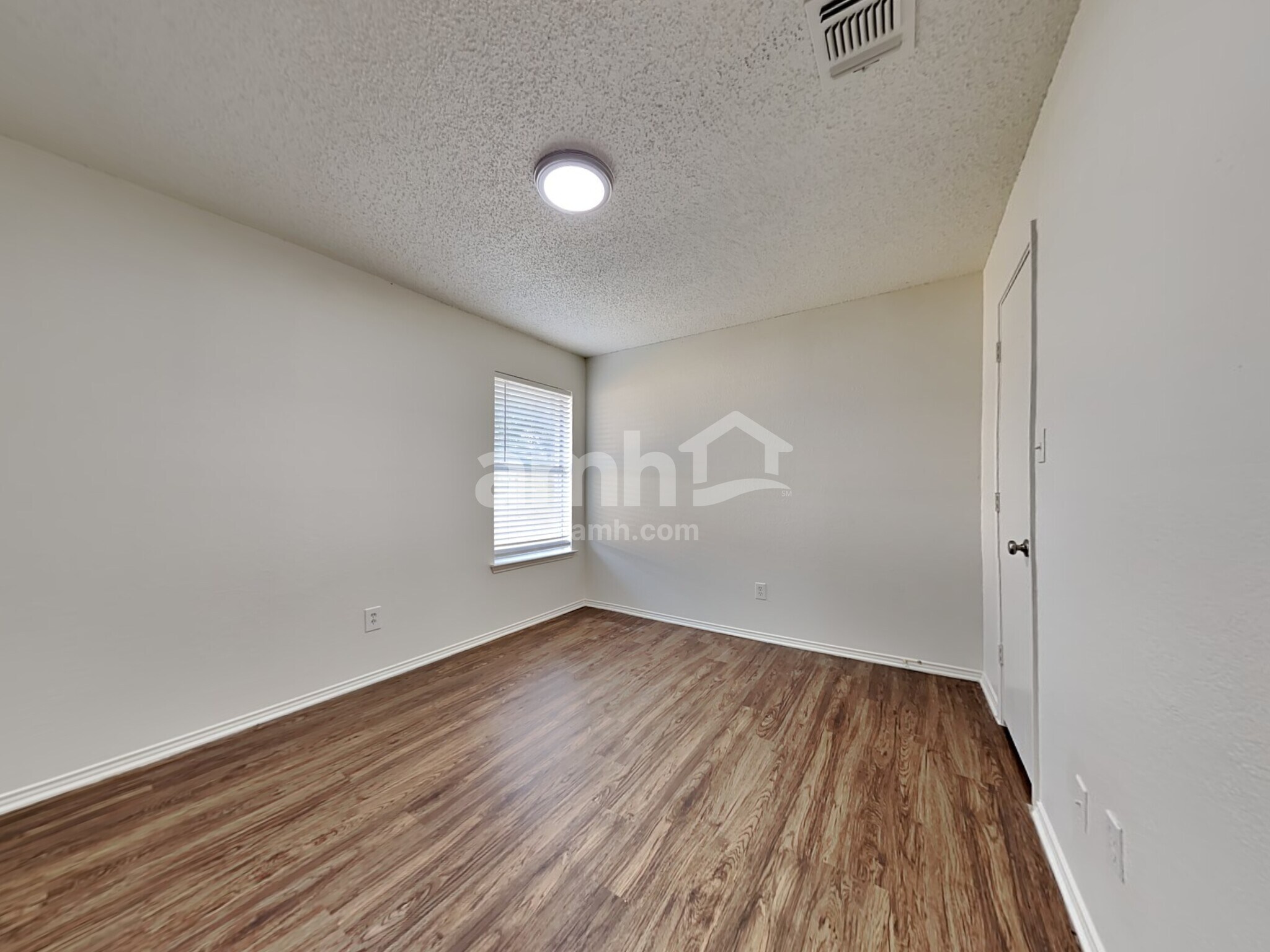 Building Photo - 1104 Brook Canyon Dr