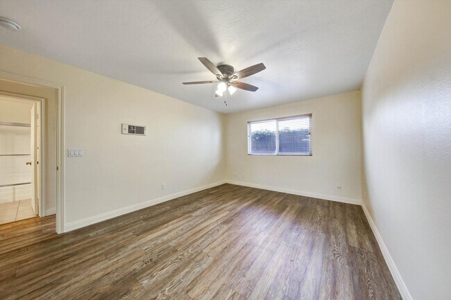 Building Photo - 792 Avocado Ave