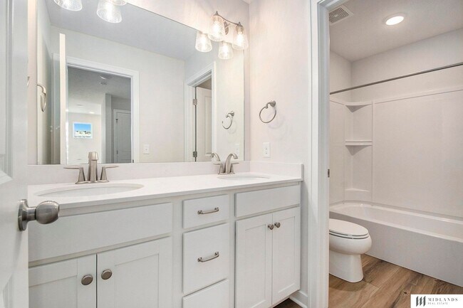 Building Photo - 15975 Kempten Crk Dr