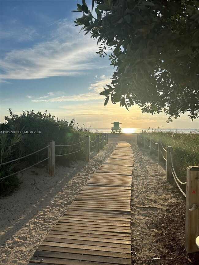 Building Photo - 345 Ocean Dr