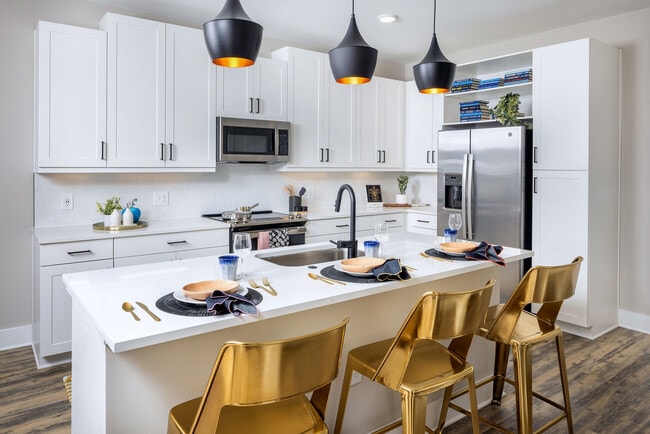 Broadstone Pullman apartments — community photo - Broadstone Pullman