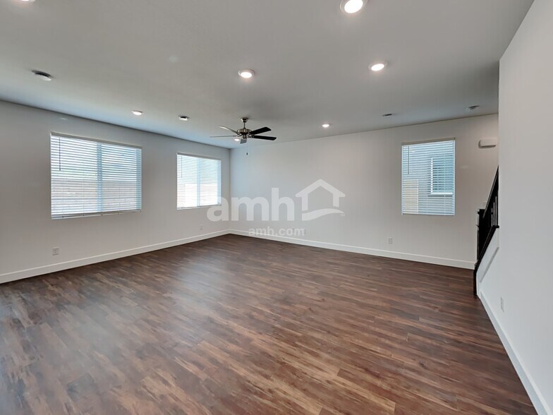 Building Photo - 8879 Tiger Tooth Ave