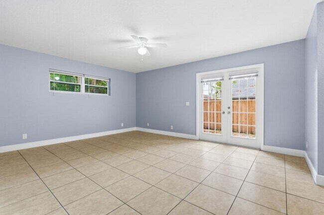 Building Photo - 1029 Staghorn St