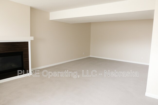 Building Photo - 14430 S 35th St