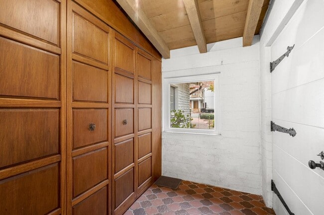 Building Photo - 3691 Laguna Ave