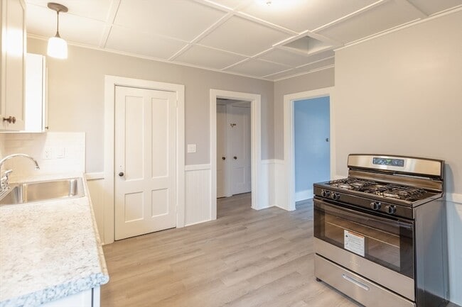 Building Photo - 235 Standish Ave