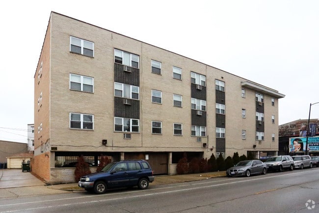 Building Photo - 2559 W Bryn Mawr Ave