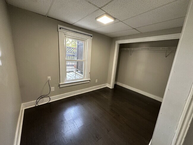 Building Photo - Bright & Spacious 3BR Second-Floor Apartment with 2-Story Living in Rochester!