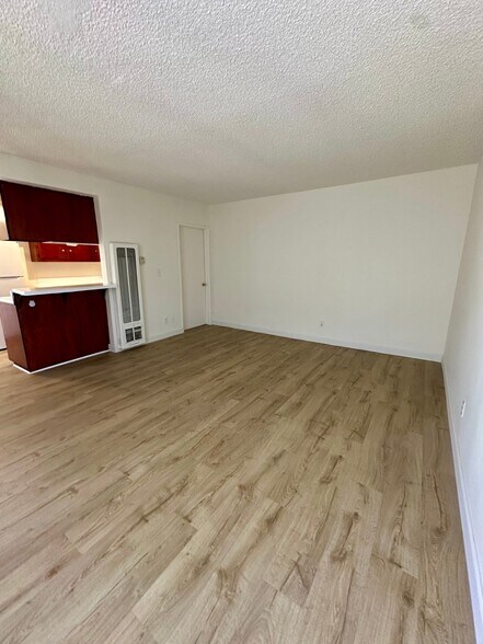 Building Photo - 15531 Belshire Ave