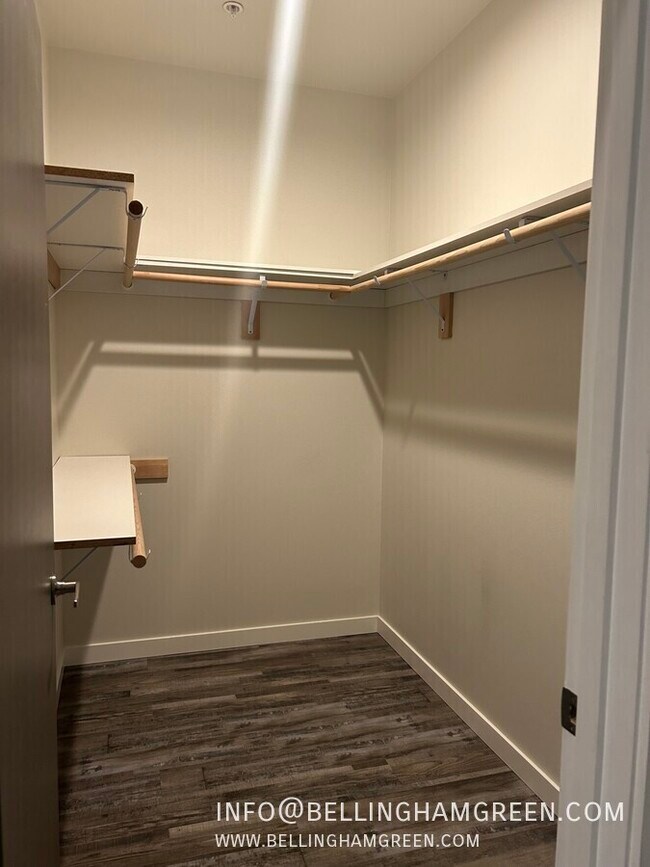 Building Photo - 2008 Cherry St