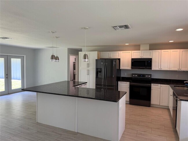 Building Photo - 2451 Nassau St
