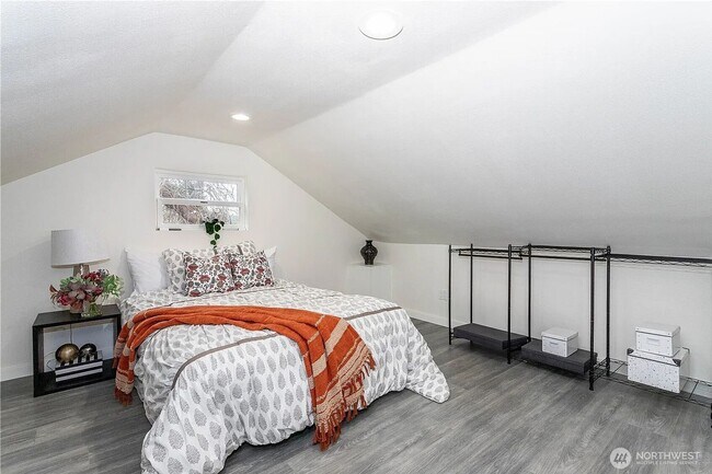 Building Photo - Beautifully Renovated 4-Bedroom Home in Desirable Arbor Heights!