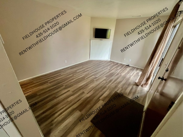 Building Photo - 1265 N 400 E