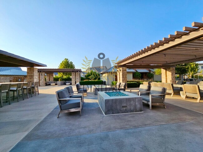 Building Photo - 531 Meridian Ave