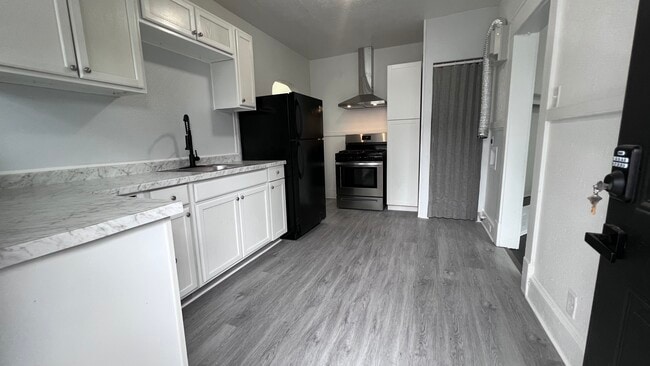 Building Photo - 1707 Holladay St