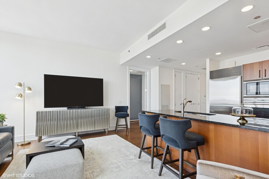 Building Photo - 401 N Wabash Ave