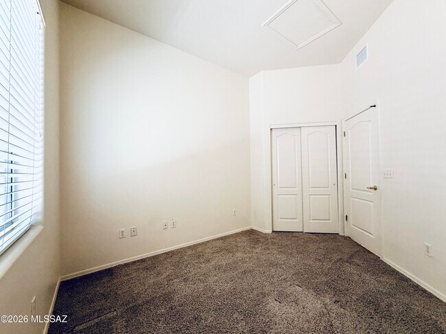 Building Photo - 5416 N Bramble Brook Ln