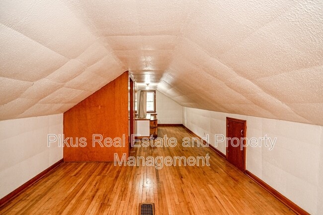 Building Photo - 919 Clarendon Ave NW
