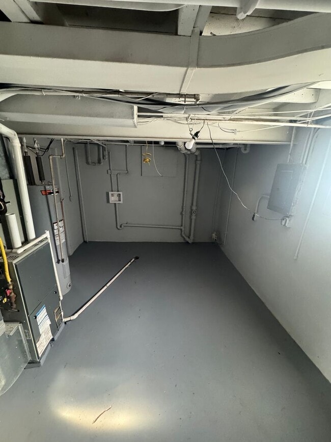 Building Photo - 2753 Dean Cir