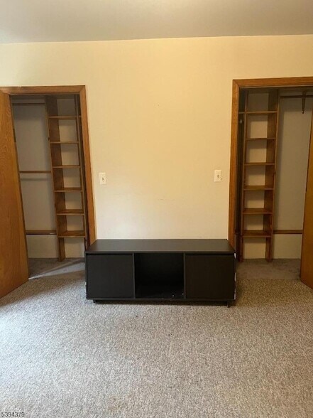 Building Photo - 192 Market St