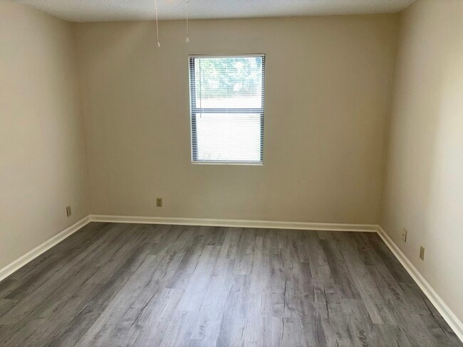 Building Photo - 110 Heywood Rd