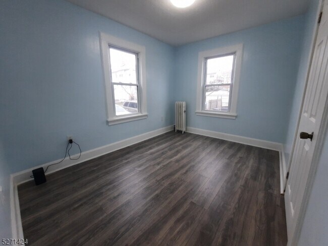 Building Photo - 174 Joralemon St