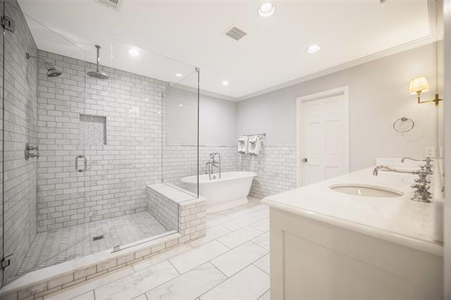 Building Photo - 6243 Del Norte Ln