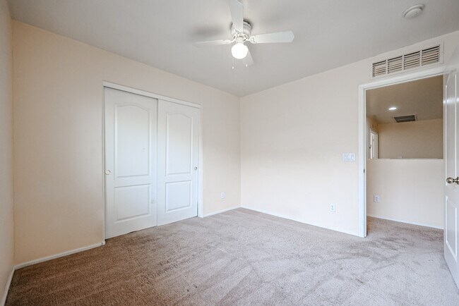 Building Photo - Beautiful 7 bedroom