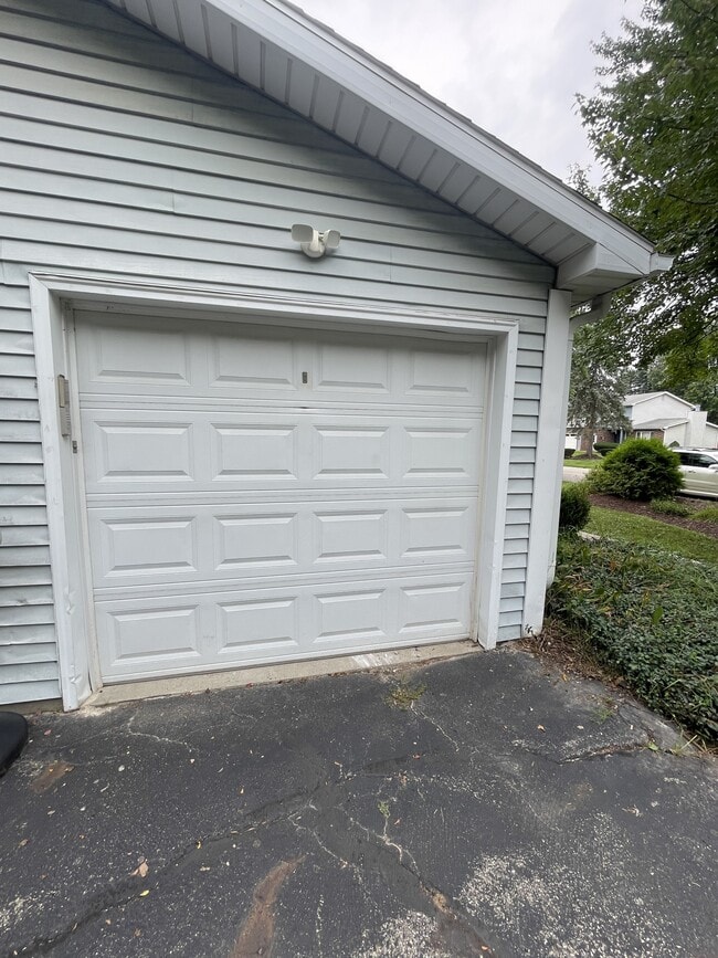 Building Photo - 2177 Woodleaf Ct