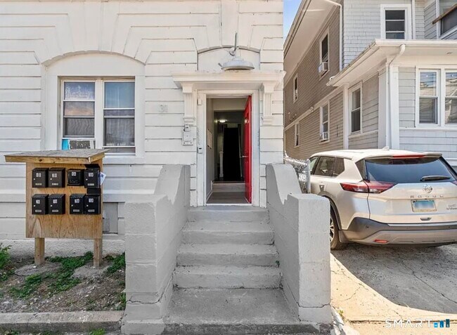 Building Photo - 31 Whittier St