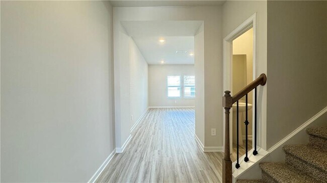 Building Photo - 694 Gabby Pt