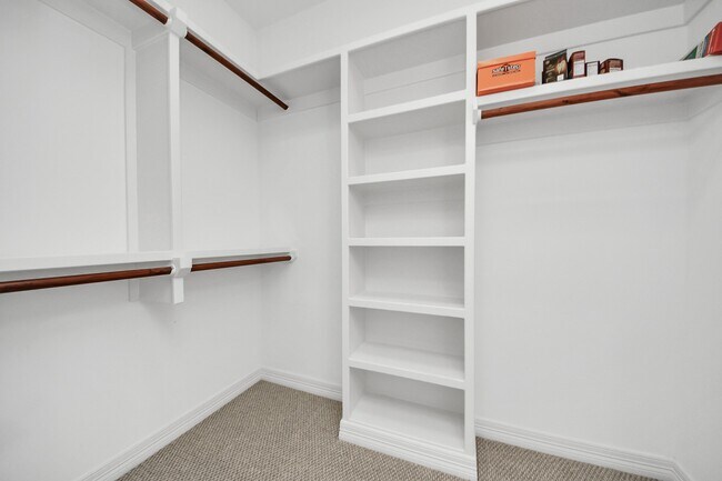 Building Photo - 2930 Brompton Square Dr