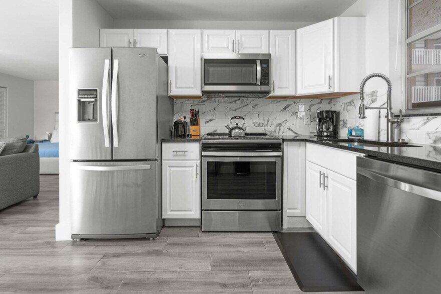 Building Photo - 5700 Bonita Beach Rd SW