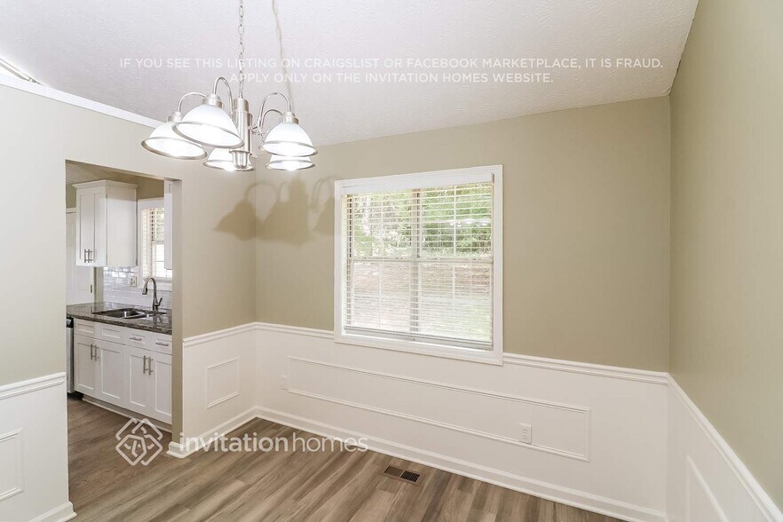 Building Photo - 3920 Garrett Springs Dr