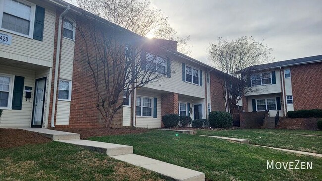 Building Photo - 422 Muirs Chapel Rd