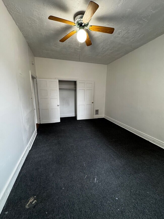 Building Photo - 4 Bedroom Row Home-39 N 10th St, Lebanon, PA