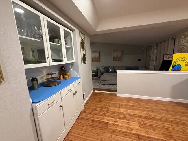 Building Photo - 1709 S Perry Ct