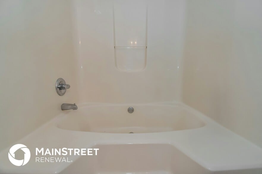 Building Photo - 2745 Sapphire St