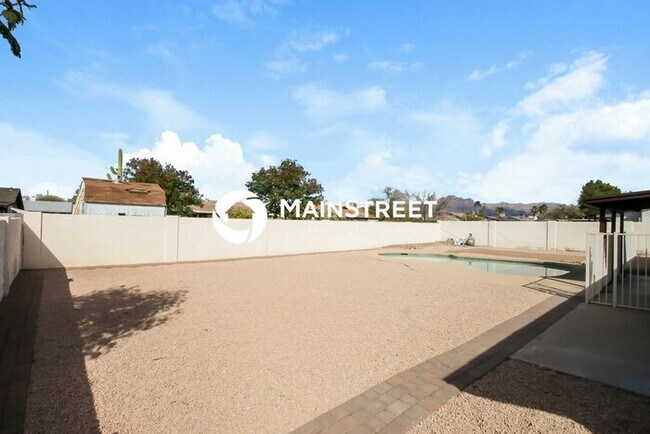 Building Photo - 4 Bedroom Pet-Friendly Home in Apache Junction, AZ with Main Street Renewal