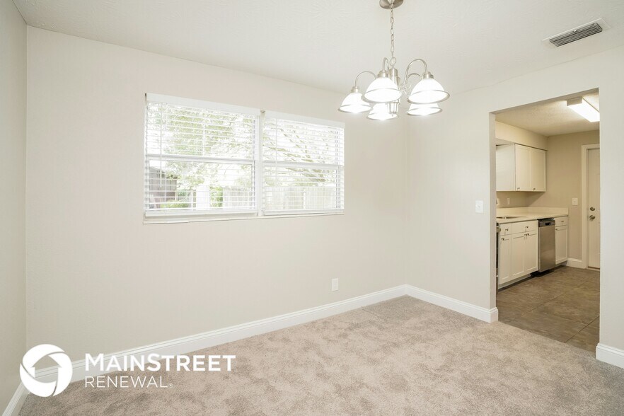 Building Photo - 583 Madeira Dr