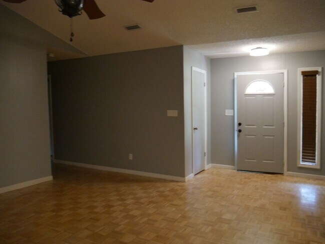 Building Photo - 3634 Becky St