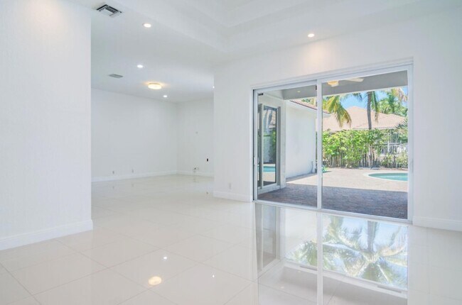 Building Photo - 2002 Schooner Ln