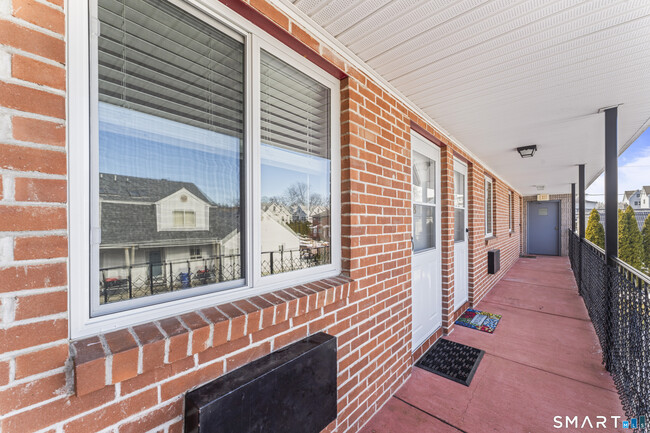 Building Photo - 24 Glenwood Ave