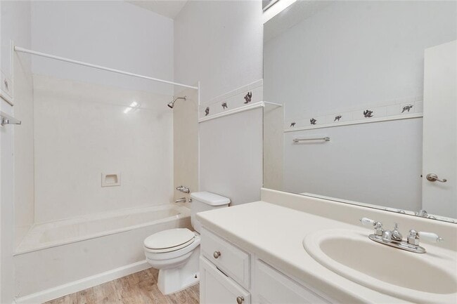Building Photo - 2103 Castle View Dr