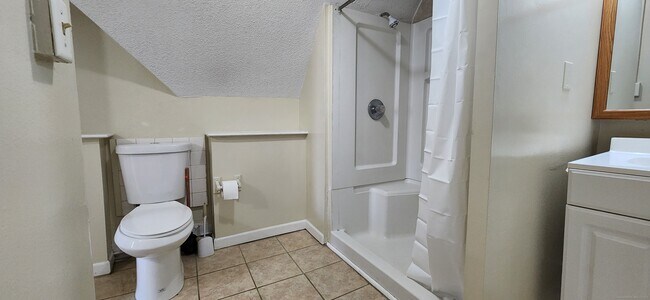 Building Photo - 214 Blohm St